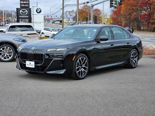 2025 BMW 760 760i xDrive