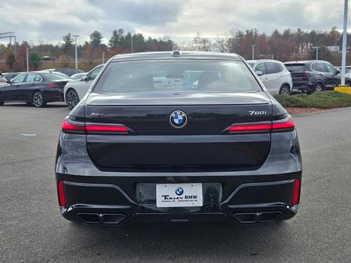 2025 BMW 760 760i xDrive
