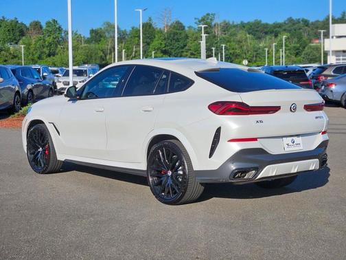 2023 BMW X6 M50i