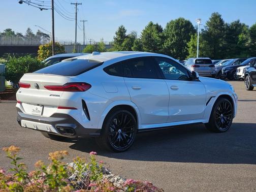 2023 BMW X6 M50i