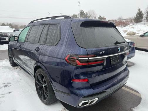2025 BMW X7 M60i