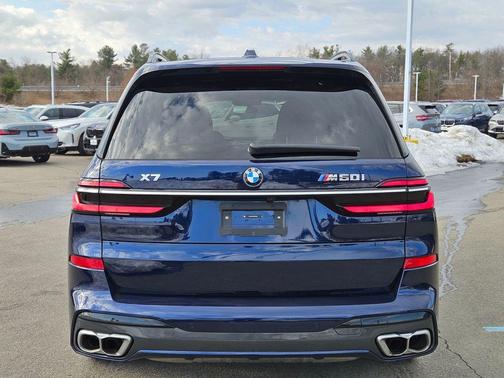 2025 BMW X7 M60i