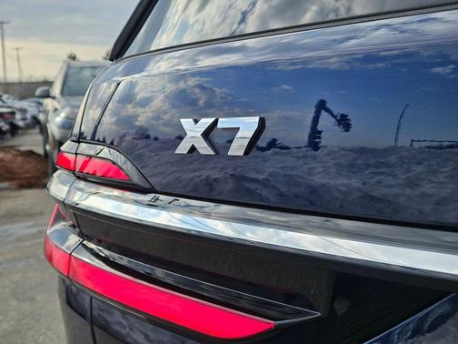 2025 BMW X7 M60i