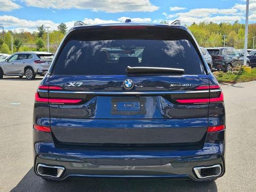 Tanzanite Blue II Metallic 2026 BMW X7 xDrive40i