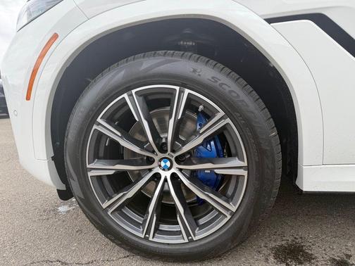 Alpine White 2026 BMW X6 xDrive40i