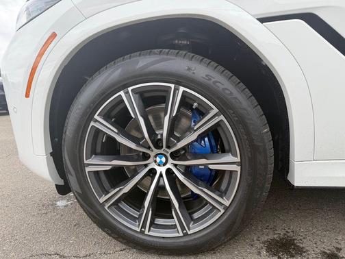 Alpine White 2026 BMW X6 xDrive40i
