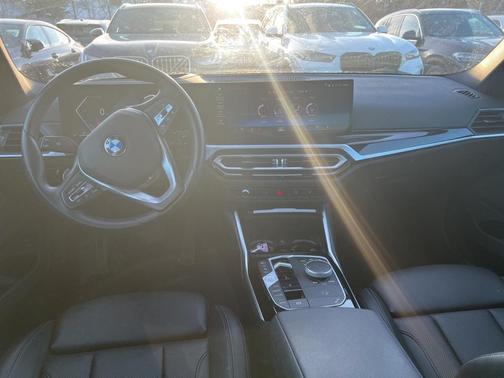2023 BMW 330 i xDrive