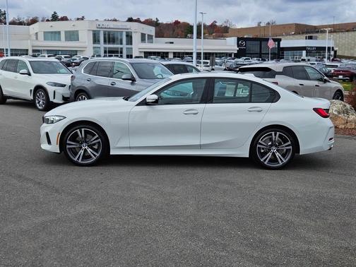 2023 BMW 330 i xDrive