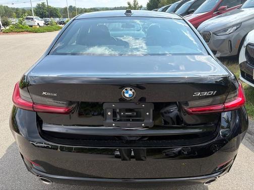 2025 BMW 330 i xDrive