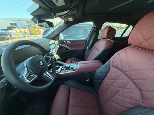 2025 BMW X6 M60i