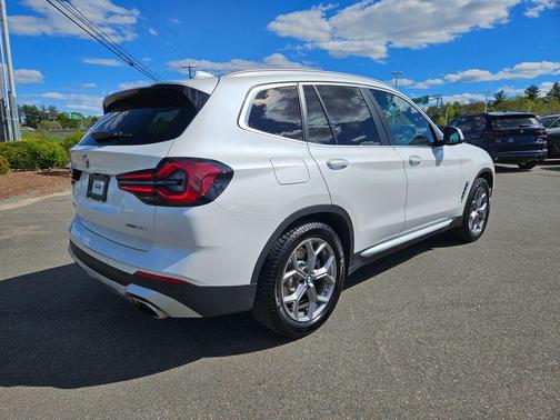 Mineral White Metallic 2022 BMW X3 xDrive30i