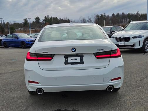 2023 BMW 330 i xDrive