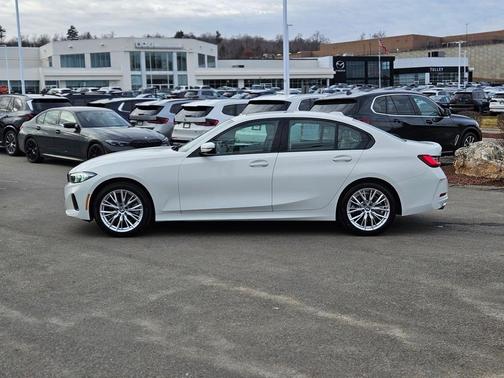 2023 BMW 330 i xDrive