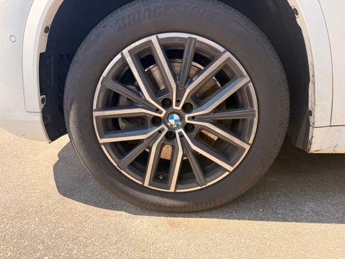 Alpine White 2023 BMW X1 xDrive28i