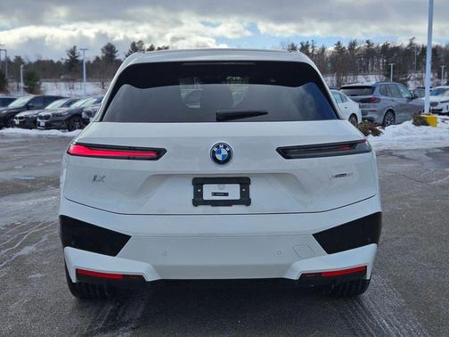 2025 BMW iX xDrive50