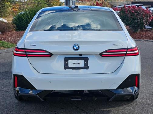 2026 BMW 550e xDrive