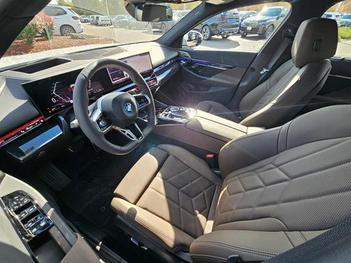 2026 BMW 550e xDrive