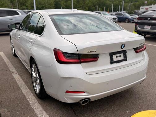 Mineral White Metallic 2025 BMW 330 i xDrive