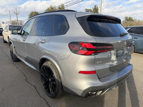 2026 BMW X5 M60i