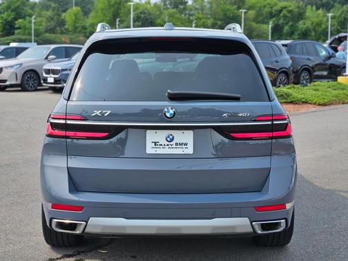 2025 BMW X7 xDrive40i