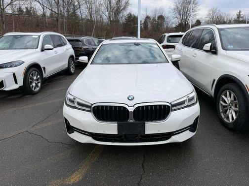 Mineral White Metallic 2023 BMW 540 i xDrive