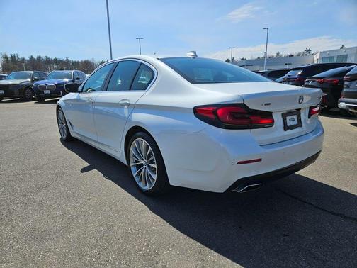 Mineral White Metallic 2023 BMW 540 i xDrive