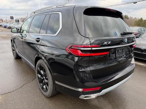 2026 BMW X7 xDrive40i