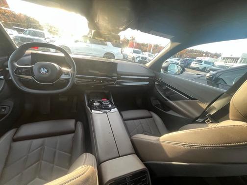 2024 BMW 530 i xDrive