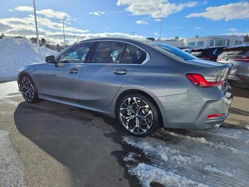 2025 BMW 330 i xDrive