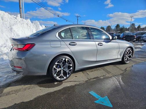 2025 BMW 330 i xDrive
