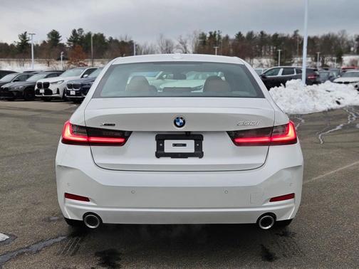 2023 BMW 330 i xDrive