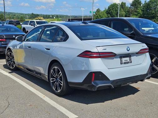 2025 BMW 550e xDrive