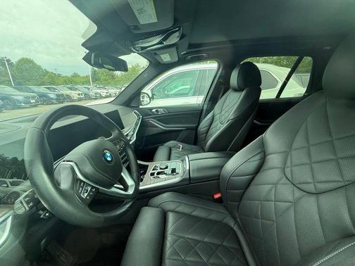 Skyscraper Gray Metallic 2024 BMW X5 xDrive40i