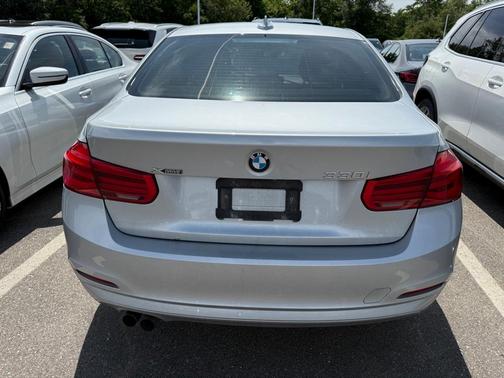 2018 BMW 330 i xDrive
