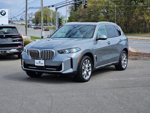 Gray Metallic 2025 BMW X5 xDrive40i