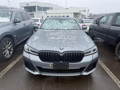 Skyscraper Gray Metallic 2023 BMW 530 i xDrive