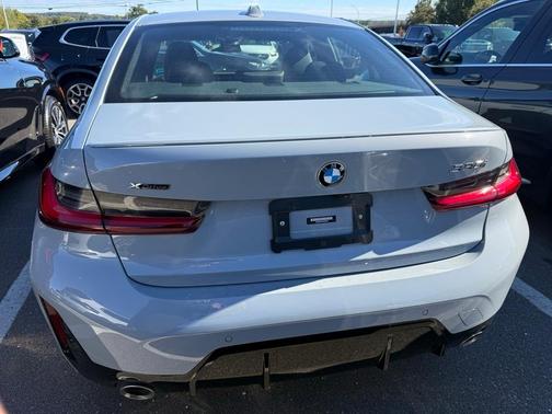 2023 BMW 330 i xDrive
