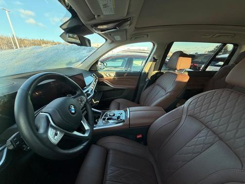 2023 BMW X7 xDrive40i