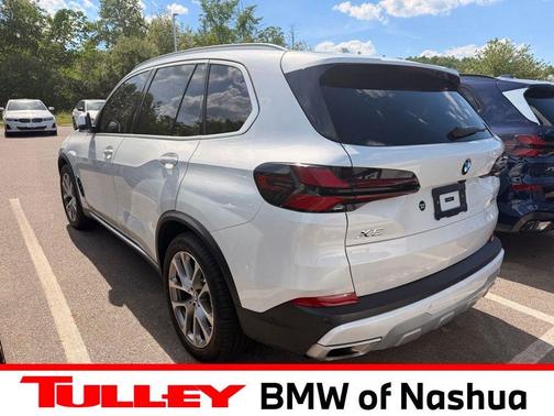 Mineral White Metallic 2024 BMW X5 xDrive40i