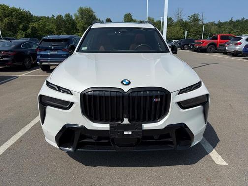 2025 BMW X7 M60i