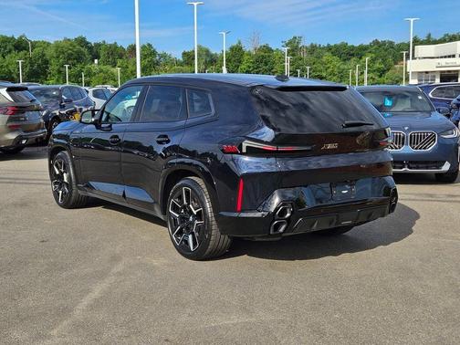 Carbon Black Metallic 2023 BMW XM Base