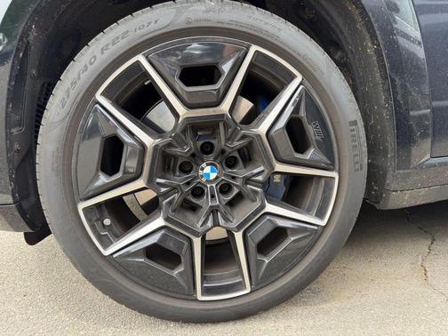 Carbon Black Metallic 2023 BMW XM Base