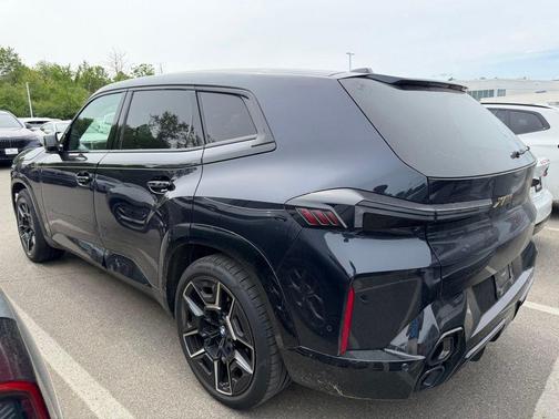 Carbon Black Metallic 2023 BMW XM Base
