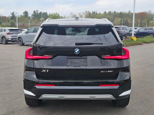 Jet Black 2025 BMW X1 xDrive28i