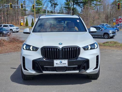 Mineral White Metallic 2024 BMW X5 xDrive40i
