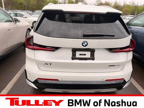 Mineral White Metallic 2024 BMW X1 xDrive28i