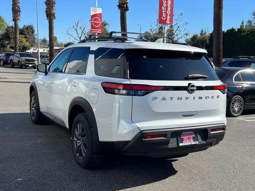 2025 Nissan Pathfinder SV FWD