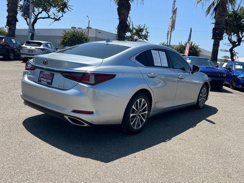 2022 Lexus ES 350 Base