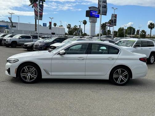 2022 BMW 530 i