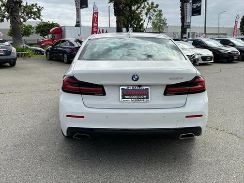 2022 BMW 530 i